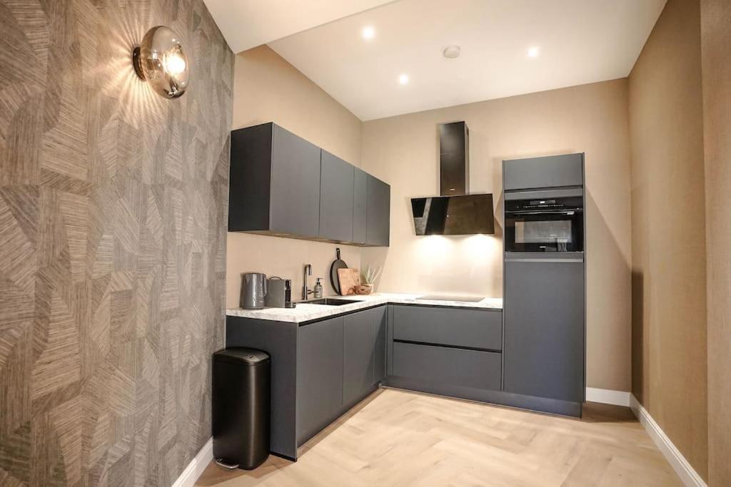 King Apartment *